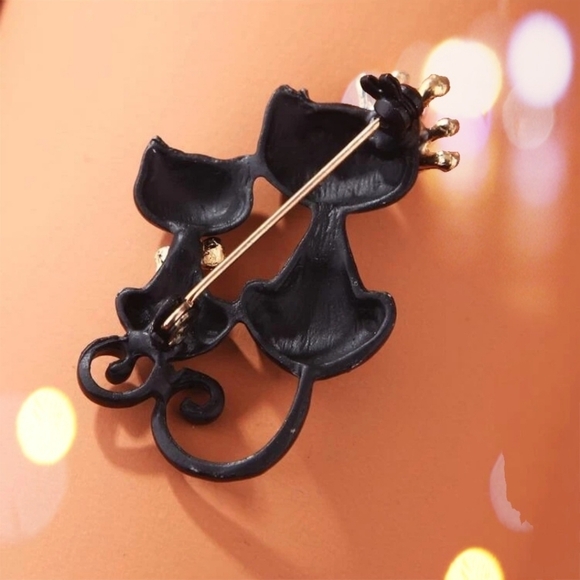 Proud Queen ✦ Momma Cat Enamel Lapel Pin ✦ Black Cat & Kitten in Gold Crown NWT - Picture 4 of 7